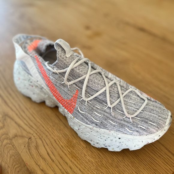 Nike Space Hippie 04 Shoes,  11W/9.5 M, Summit White Hyper Crimson - Picture 4 of 4